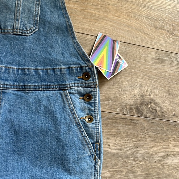 Short Overalls with Rainbow Straps - Picture 5 of 13